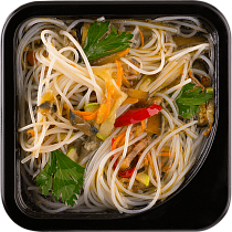 Суп с рисовой лапшой и овощами  гриль